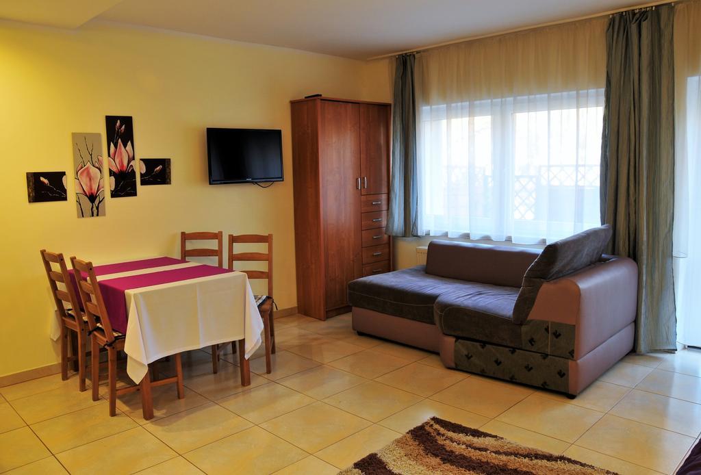 ילנייה גורה Apartamenty I Pokoje Przy Parku חדר תמונה