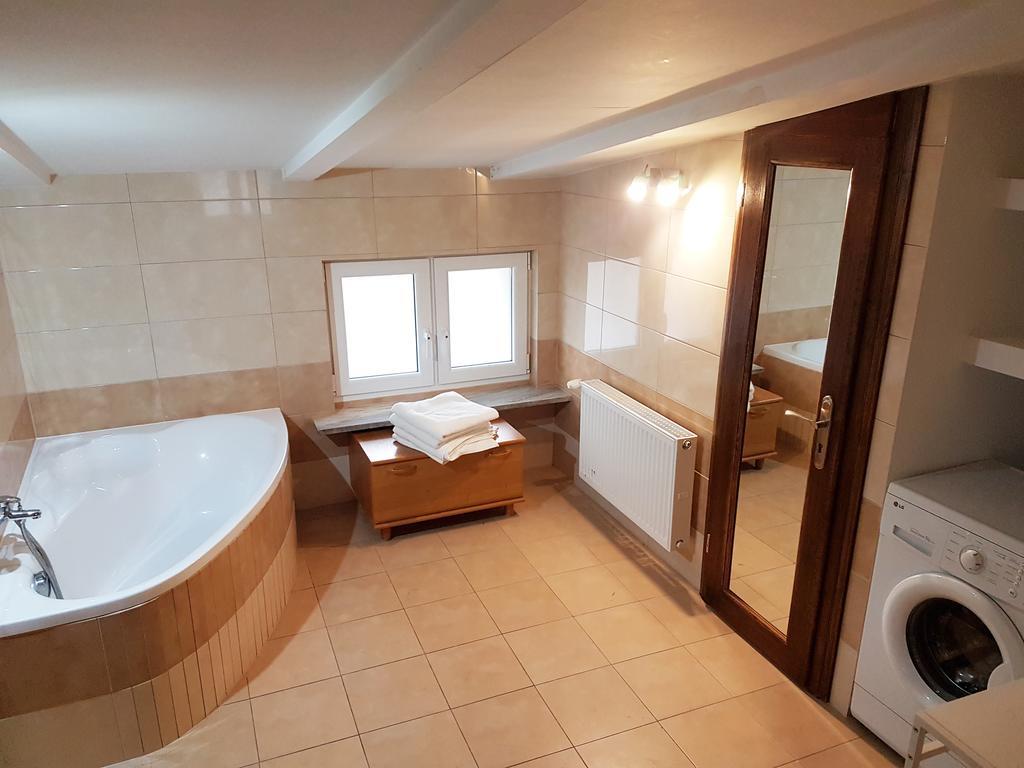 ילנייה גורה Apartamenty I Pokoje Przy Parku מראה חיצוני תמונה