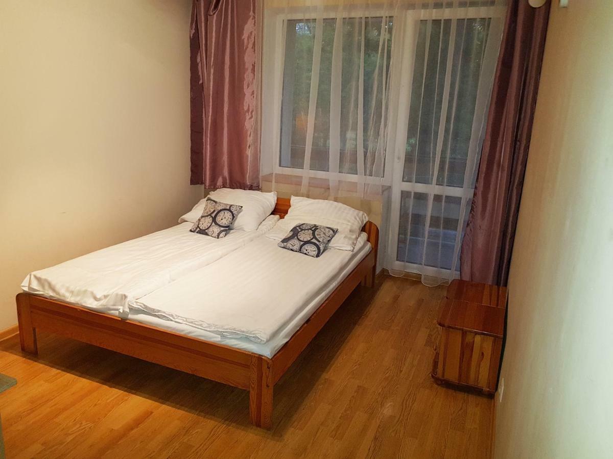 ילנייה גורה Apartamenty I Pokoje Przy Parku מראה חיצוני תמונה